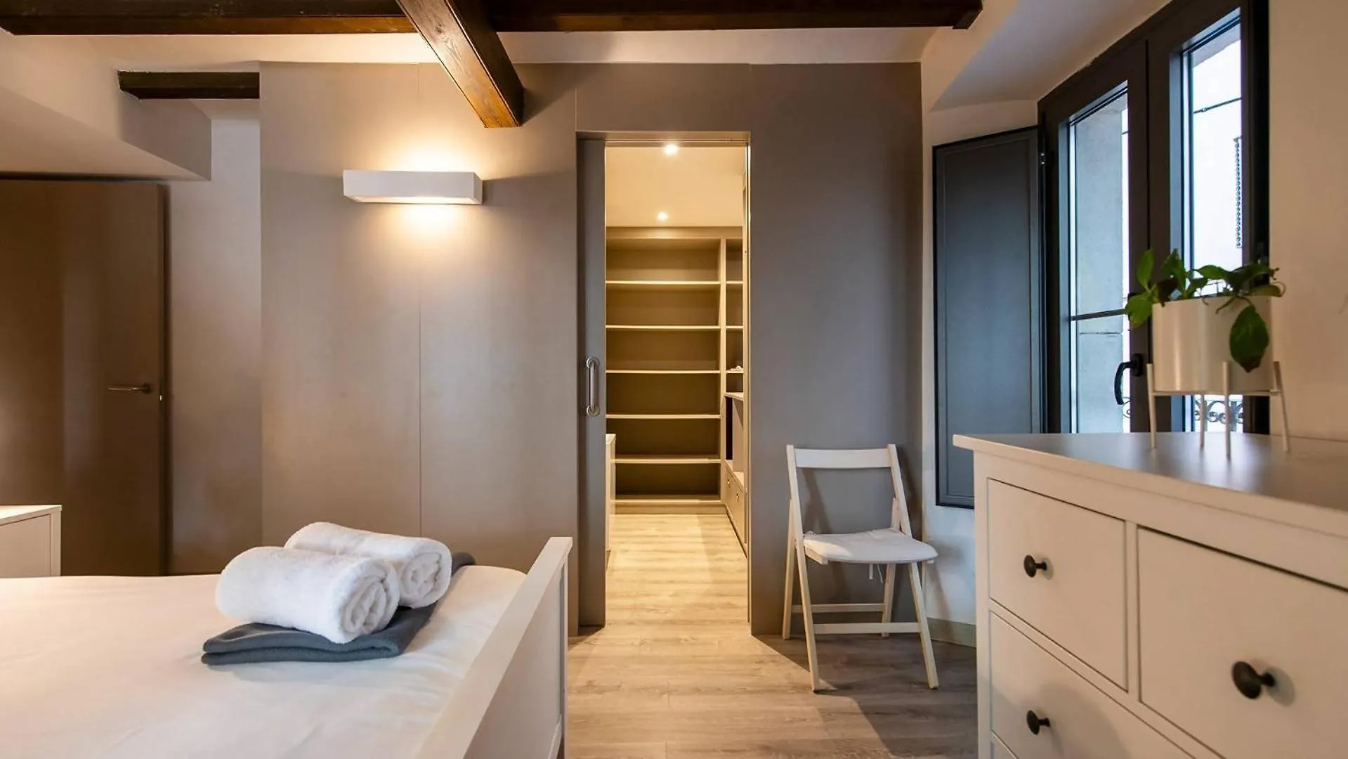 Old Town Duplex With Character Appartement Gerona
