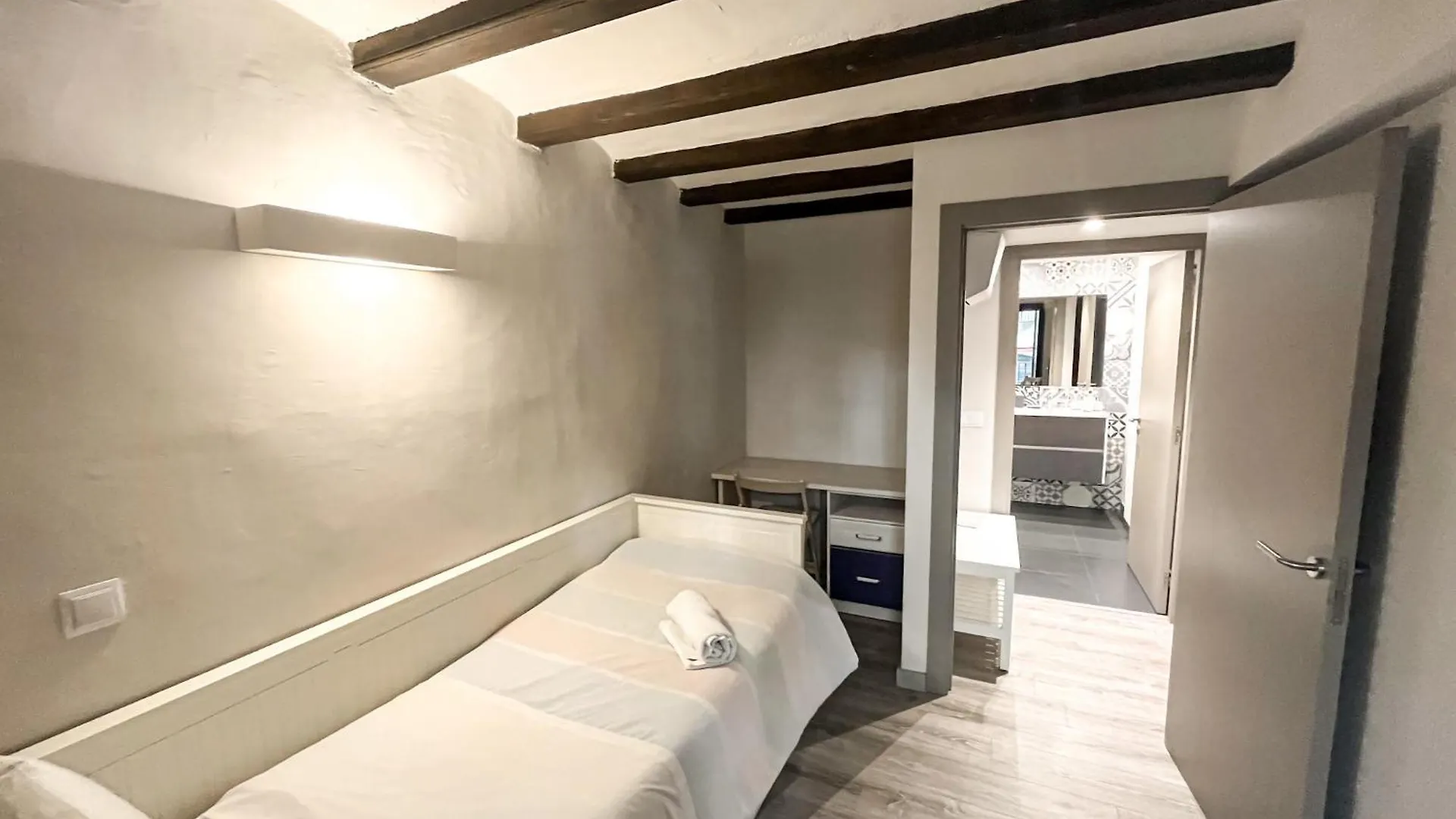 Old Town Duplex With Character Appartement Gerona
