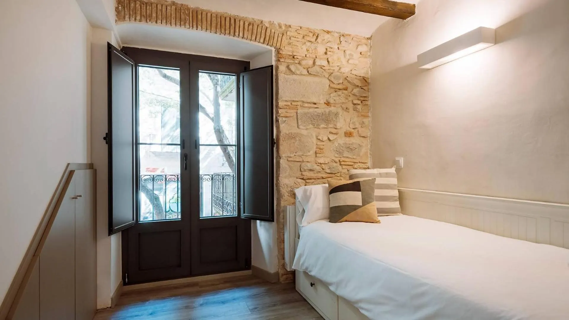 דירות ז'ירונה Old Town Duplex With Character 0*,  ספרד