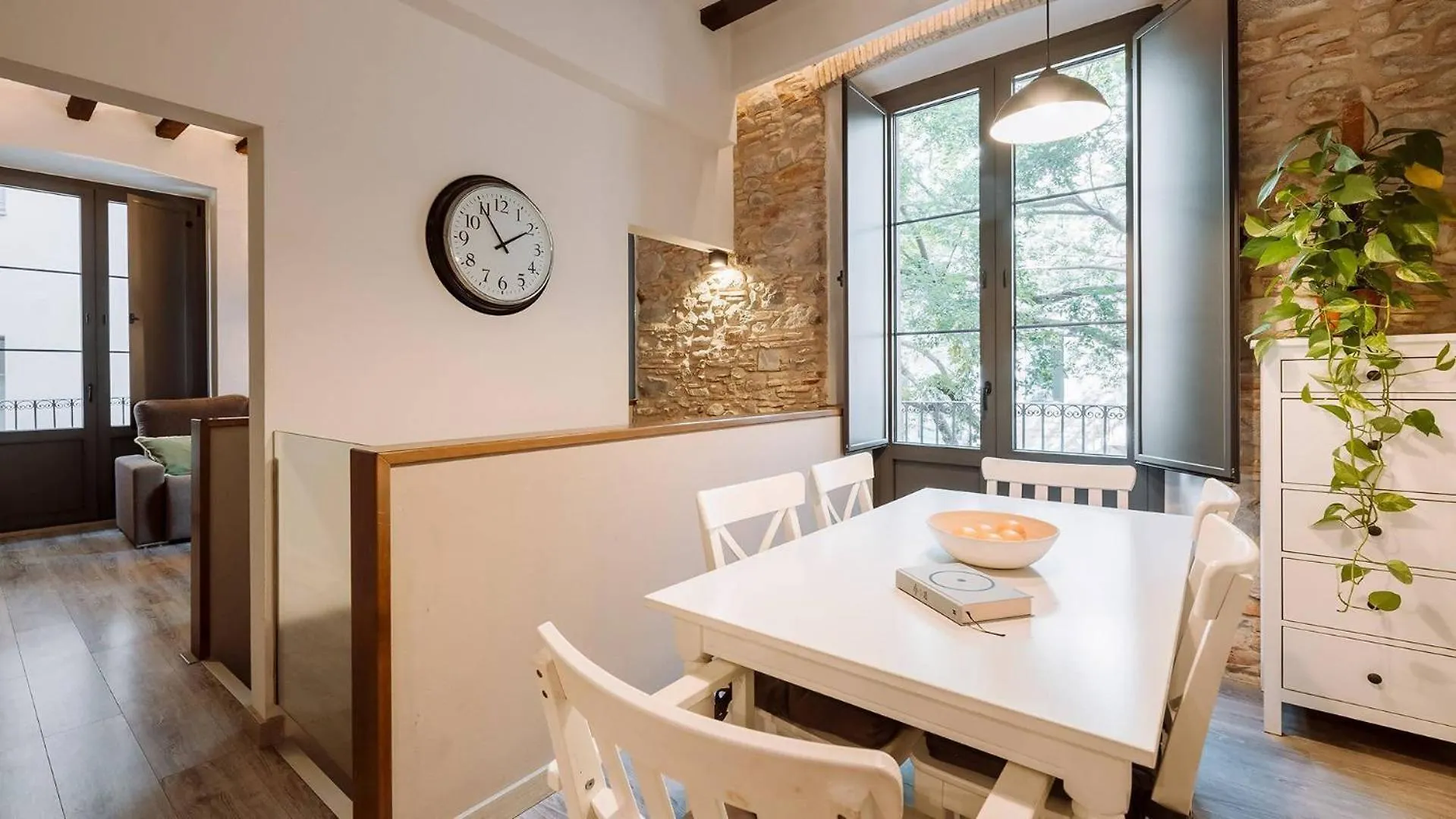 דירות ז'ירונה Old Town Duplex With Character